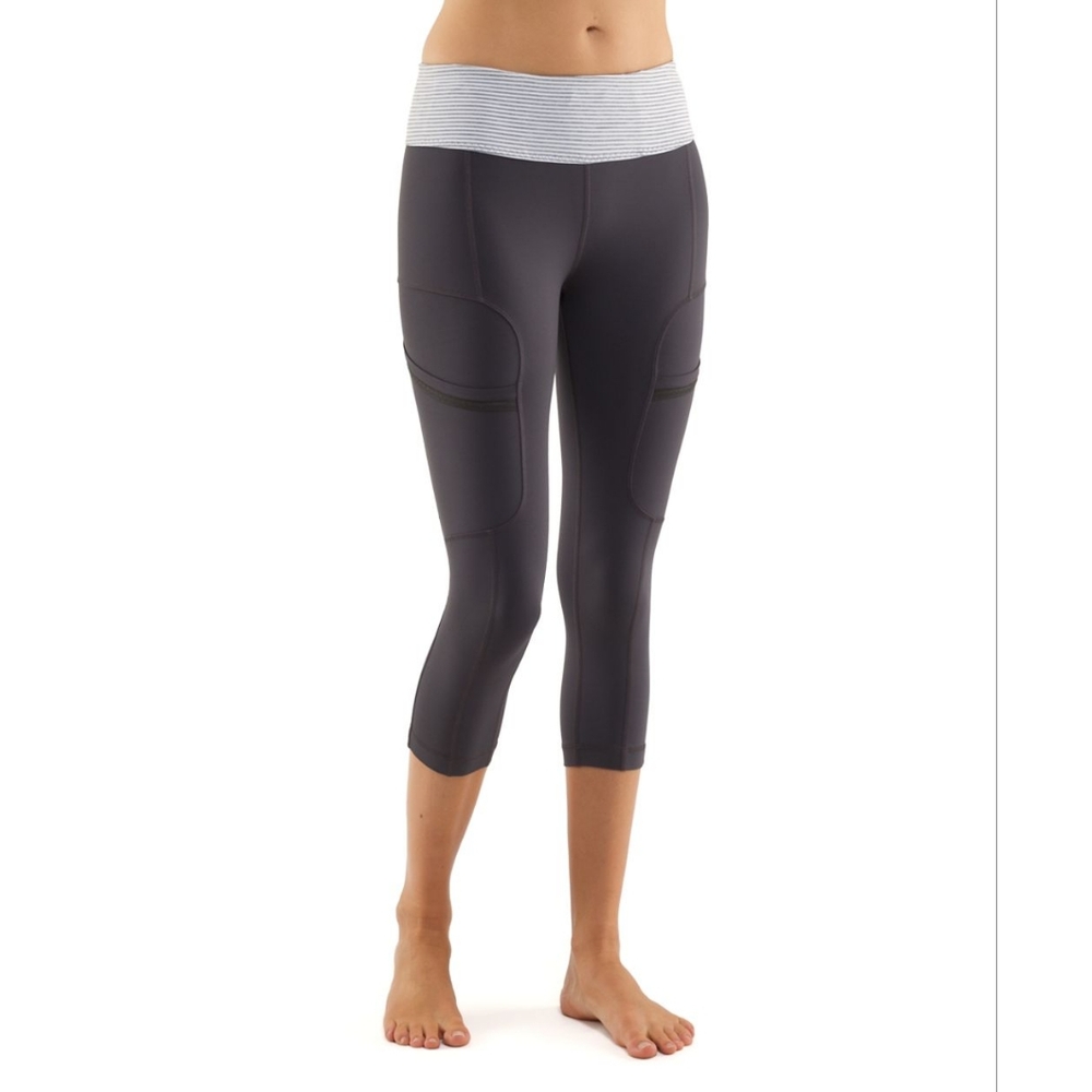 Lululemon Run: Your Heart Out CropCoal / White Heathered Blurred Grey Classic